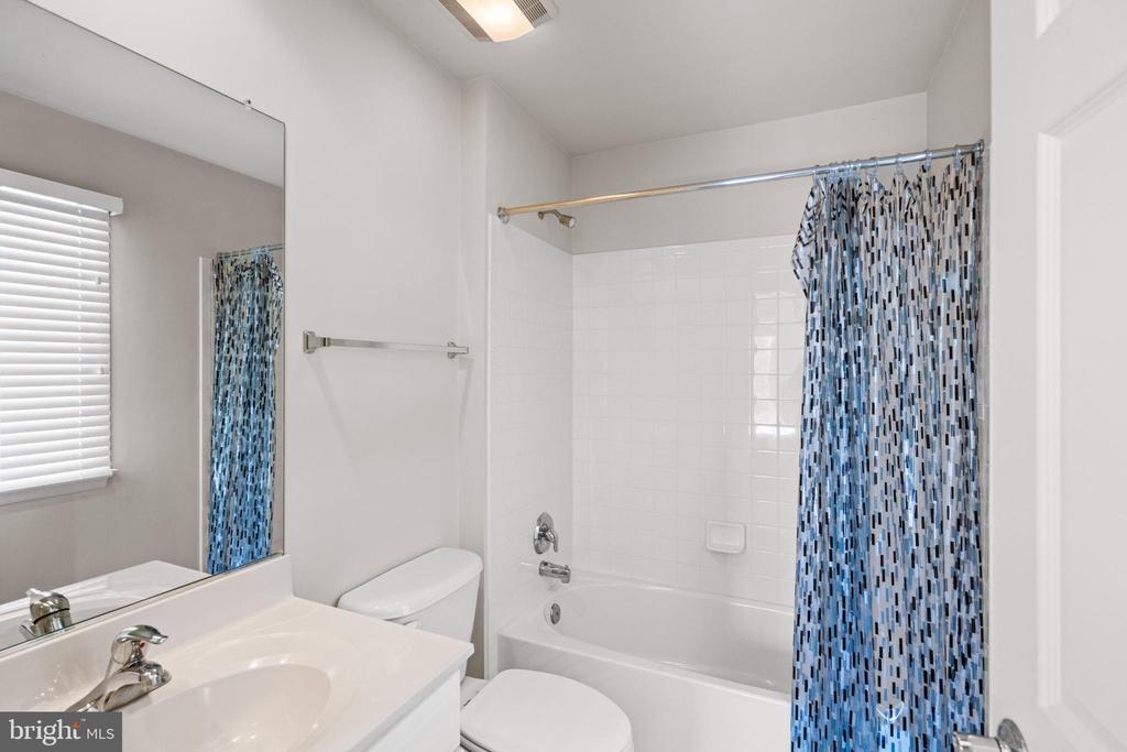 509 OAK KNOLL TERRACE