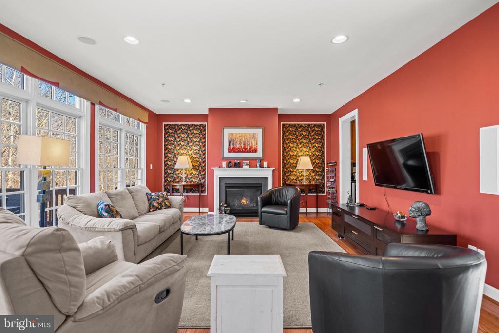 509 OAK KNOLL TERRACE