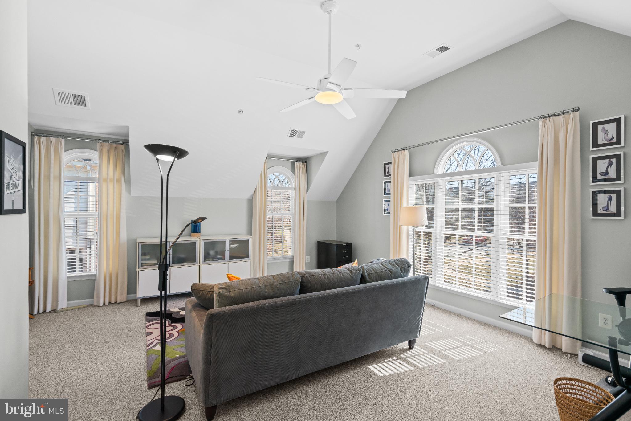 509 OAK KNOLL TERRACE