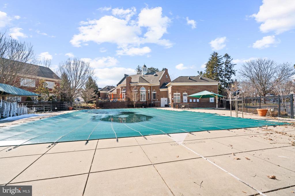 509 OAK KNOLL TERRACE