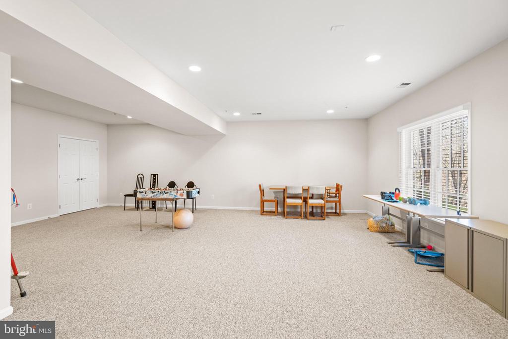 509 OAK KNOLL TERRACE