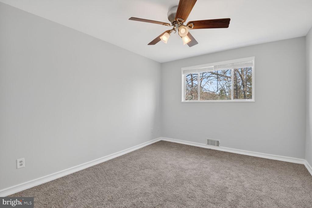 10423 MONTROSE AVENUE 303