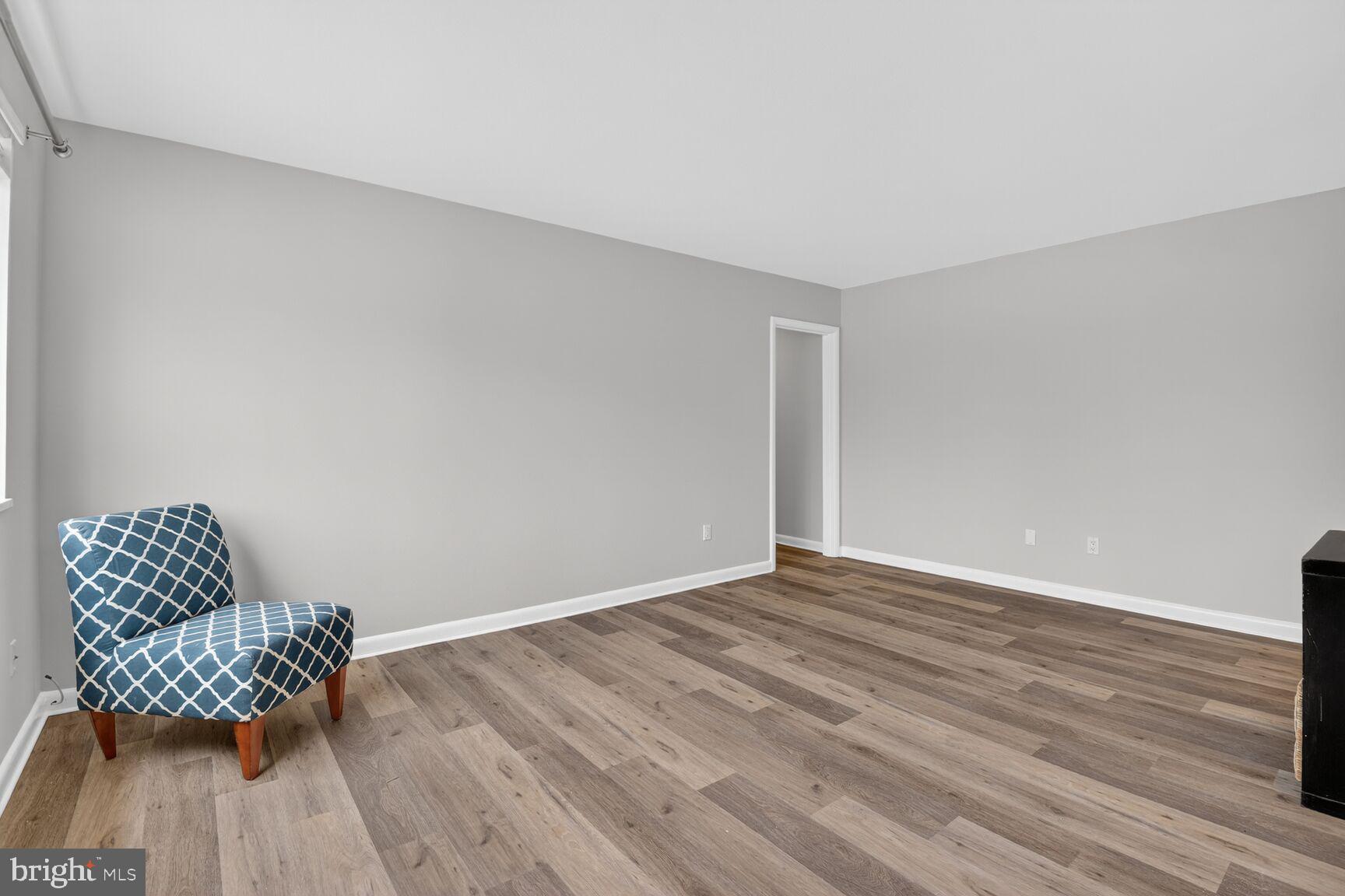 10423 MONTROSE AVENUE 303