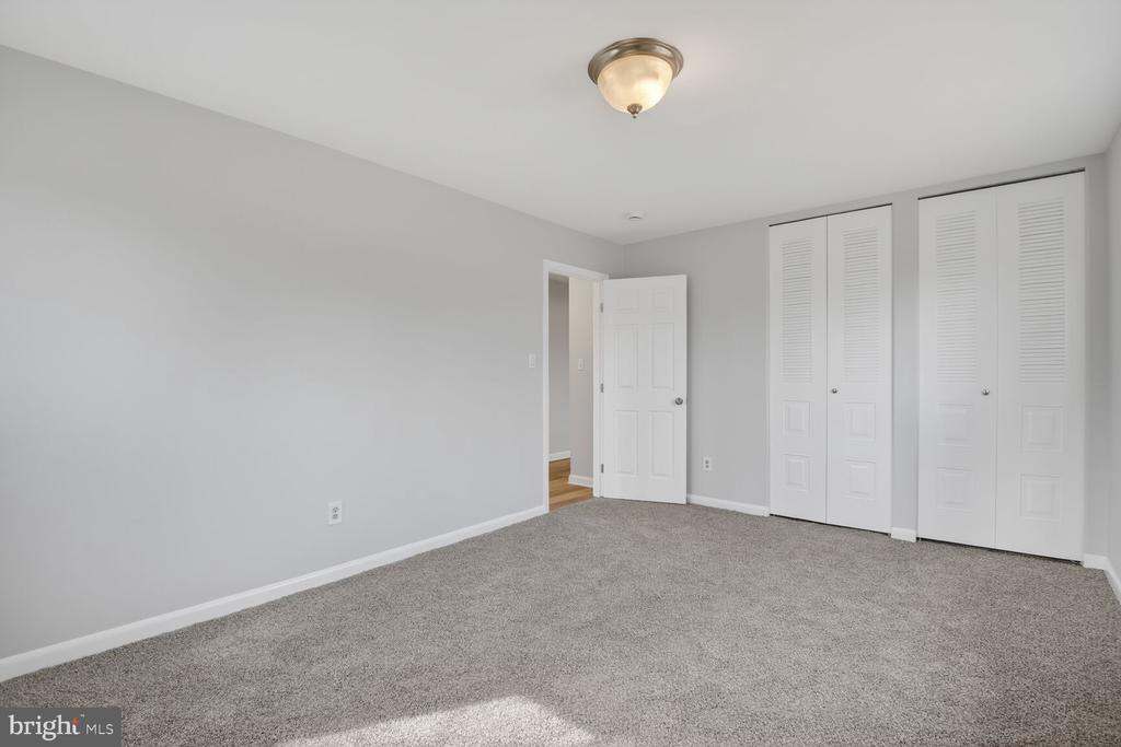 10423 MONTROSE AVENUE 303