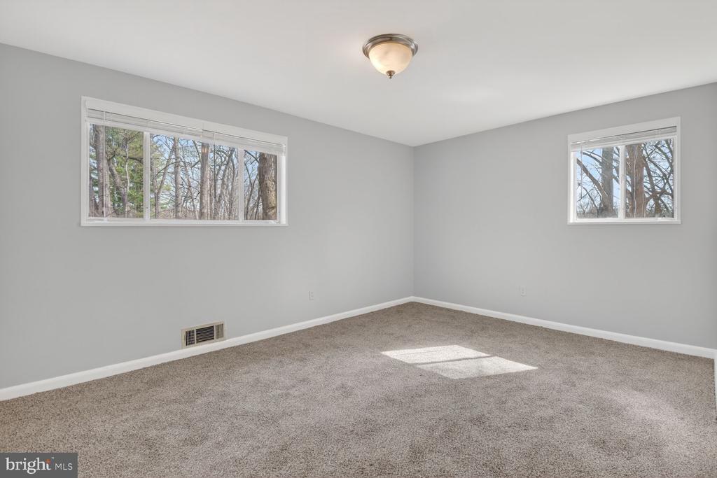 10423 MONTROSE AVENUE 303