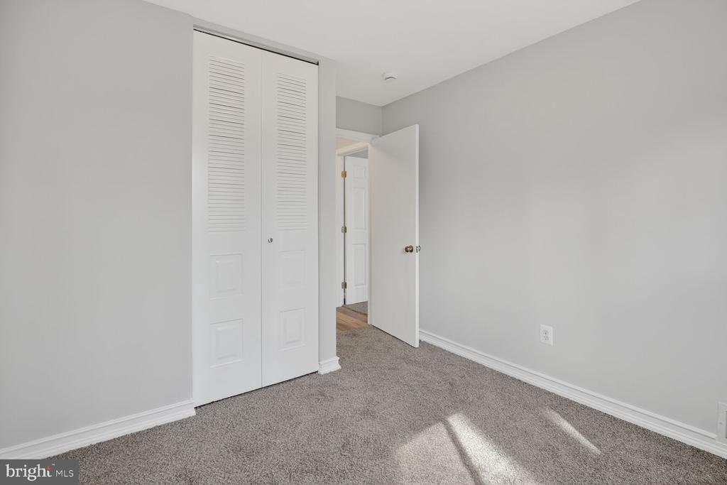10423 MONTROSE AVENUE 303