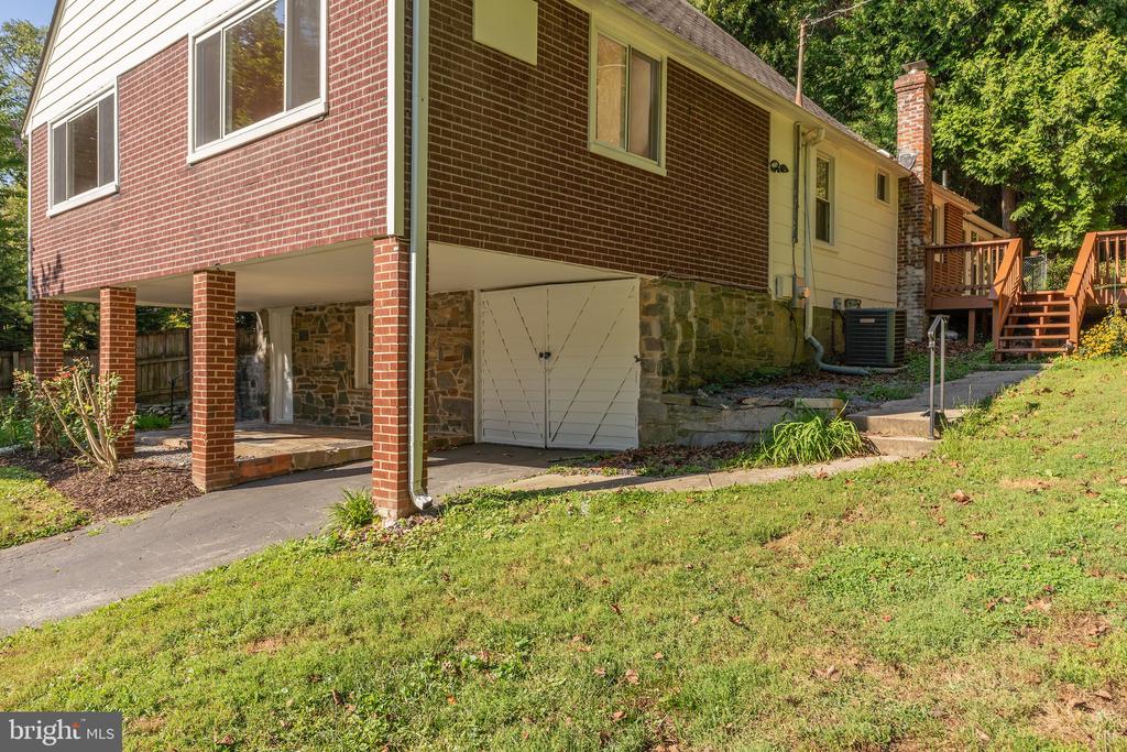 6221 WALHONDING ROAD