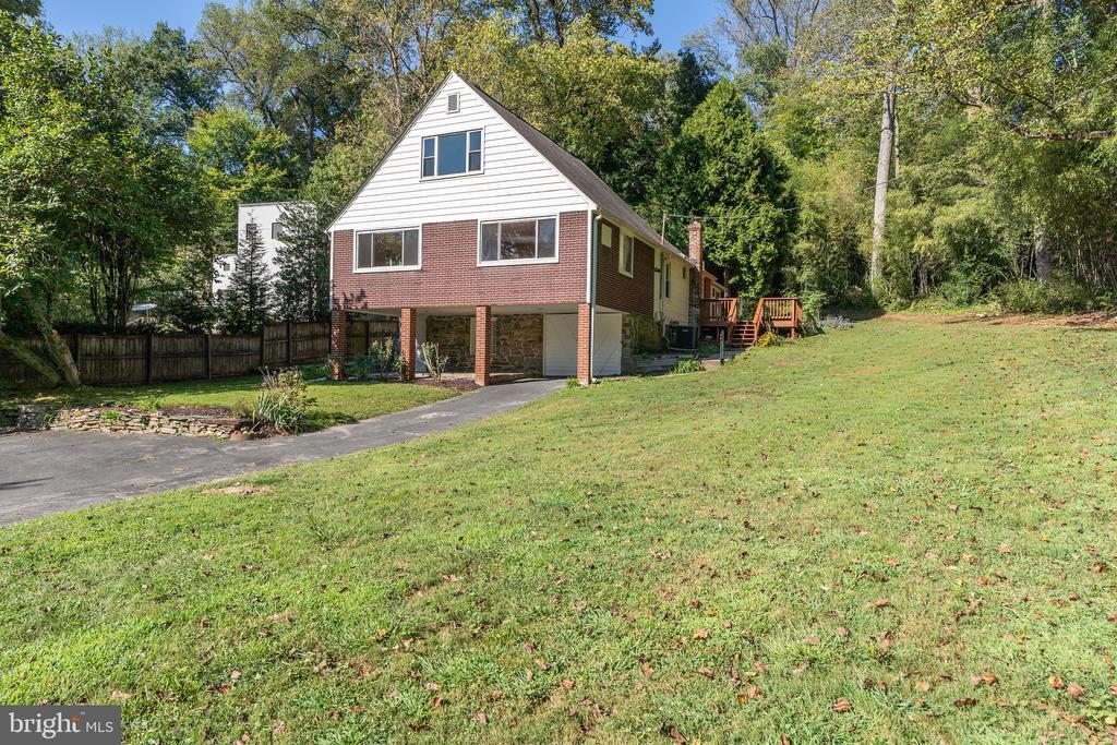 6221 WALHONDING ROAD