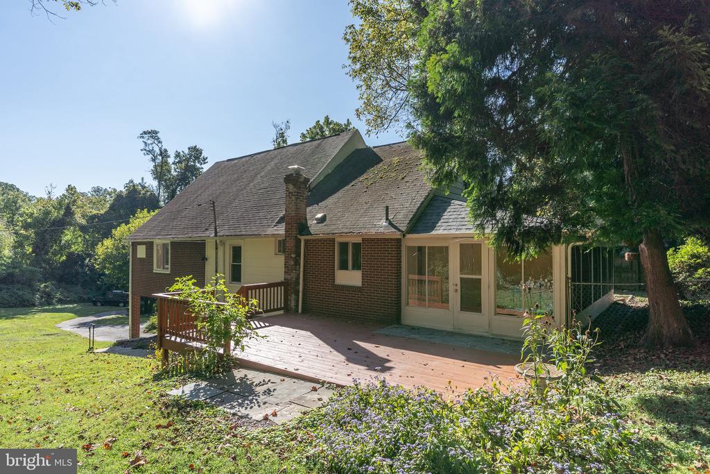 6221 WALHONDING ROAD