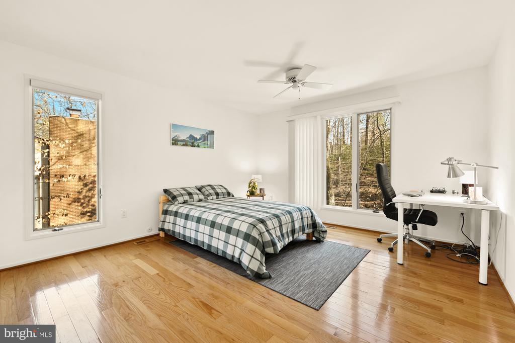 10419 CROSSING CREEK