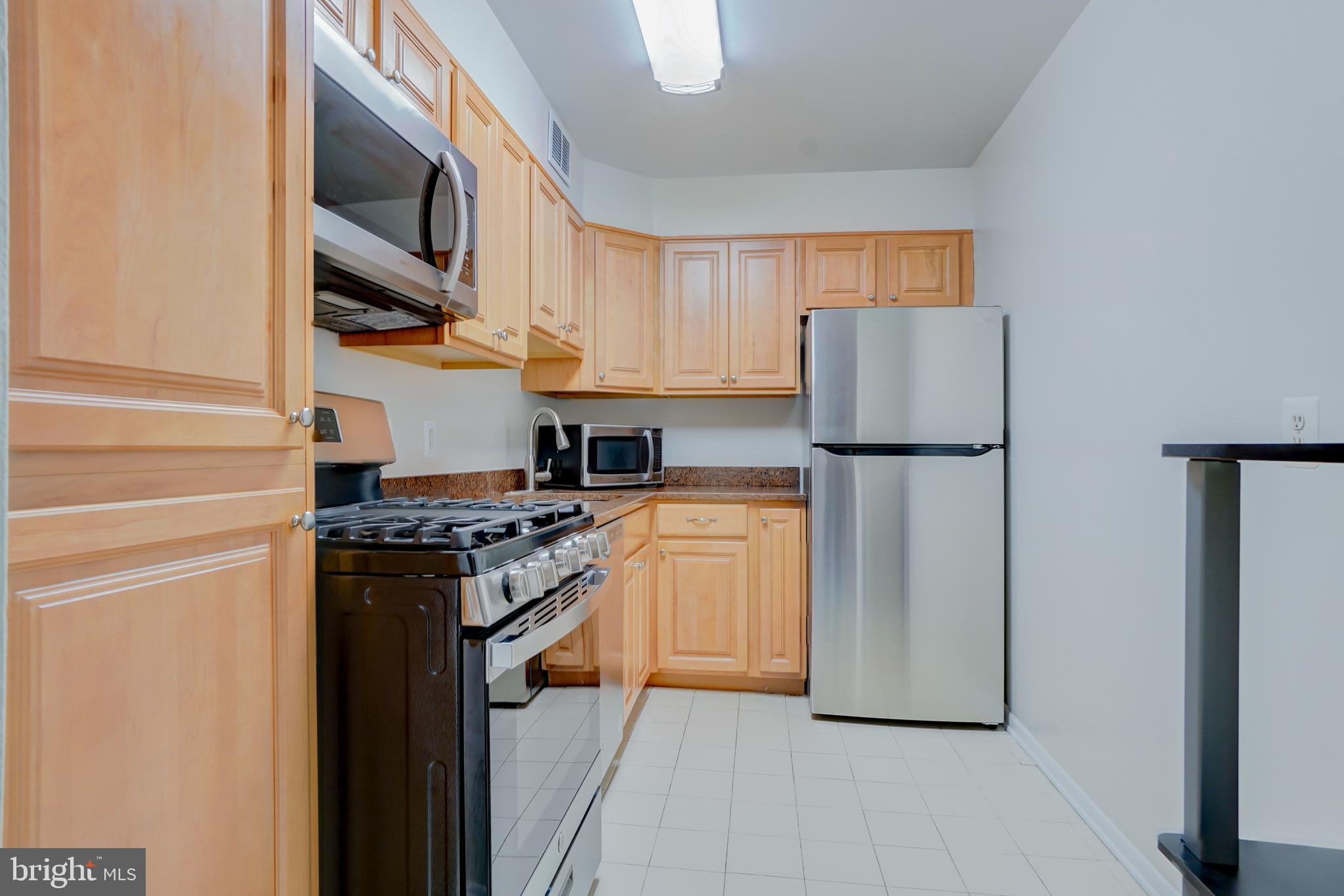 7400 LAKEVIEW DRIVE 405