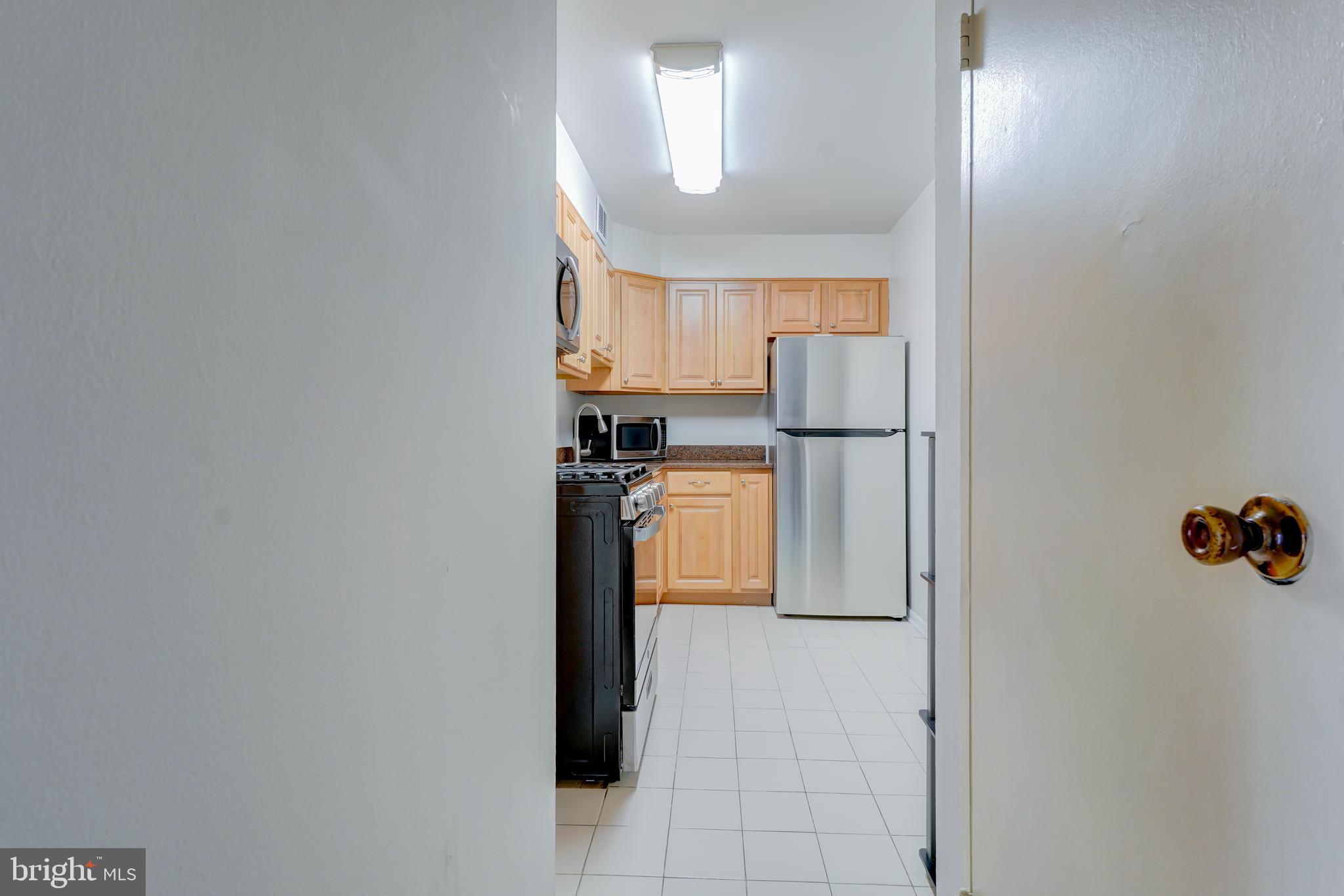 7400 LAKEVIEW DRIVE 405