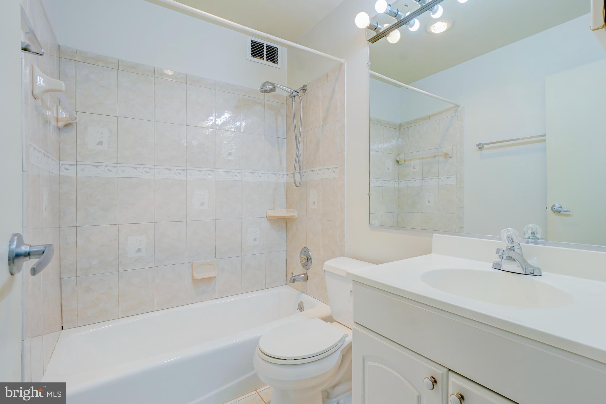 7400 LAKEVIEW DRIVE 405