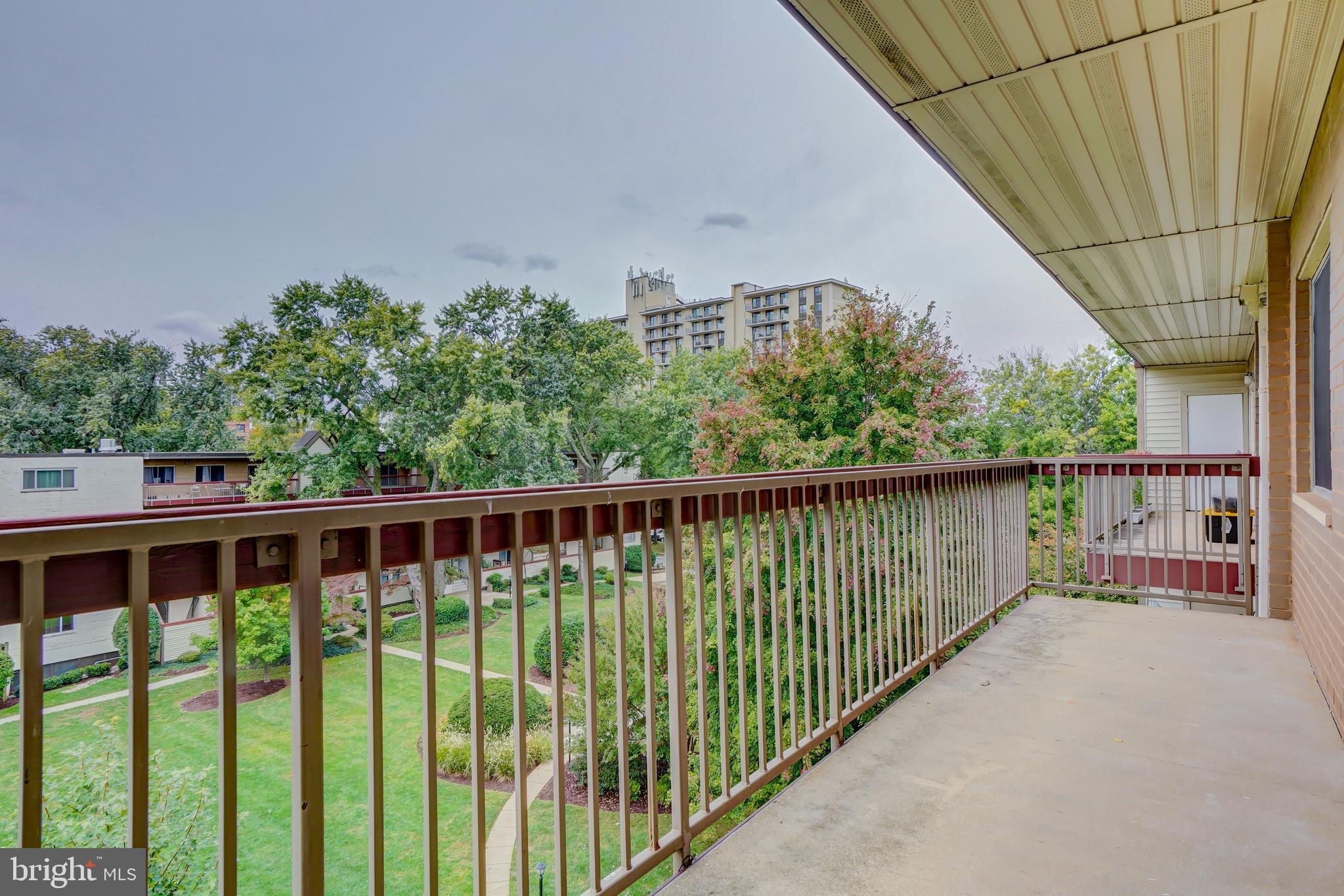 7400 LAKEVIEW DRIVE 405