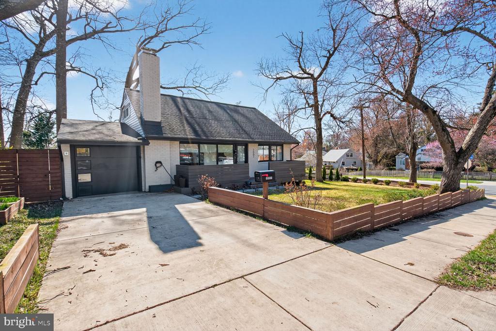 1501 BRADLEY AVENUE