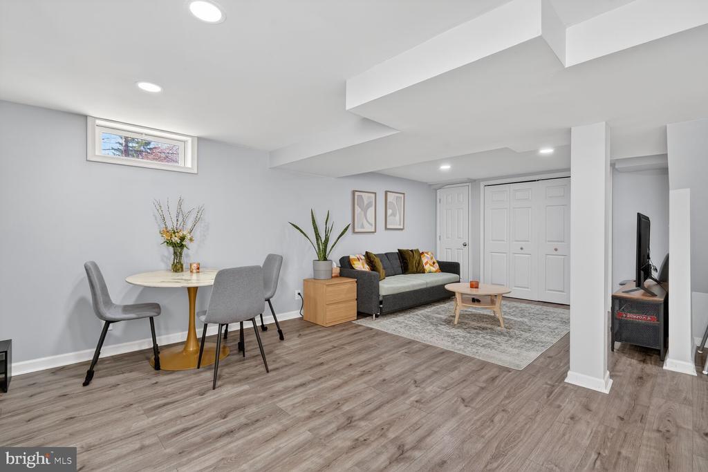 1501 BRADLEY AVENUE