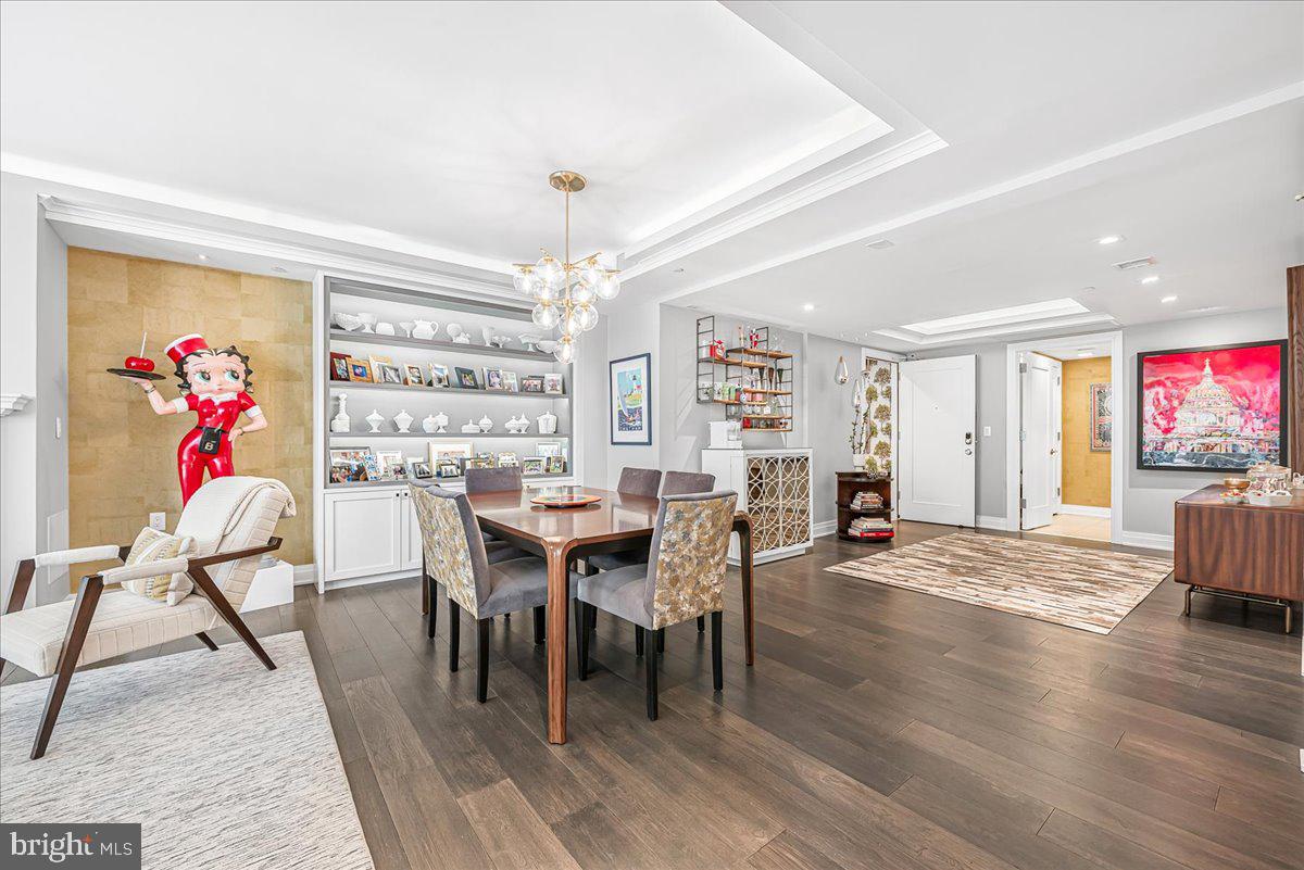 4901 HAMPDEN LANE 203