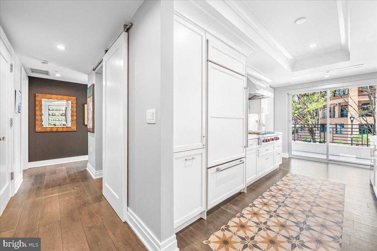 4901 HAMPDEN LANE 203