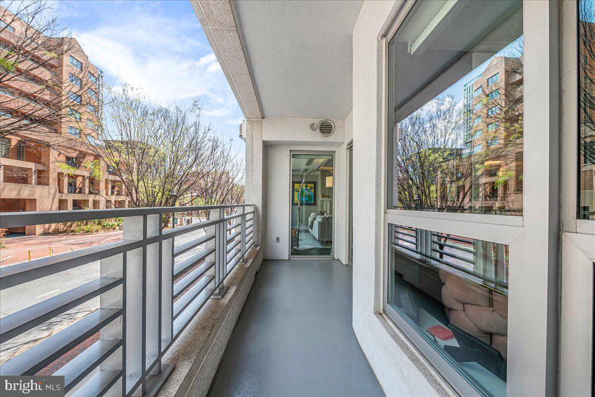 4901 HAMPDEN LANE 203