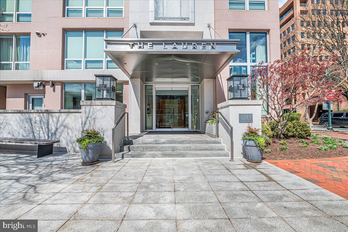 4901 HAMPDEN LANE 203