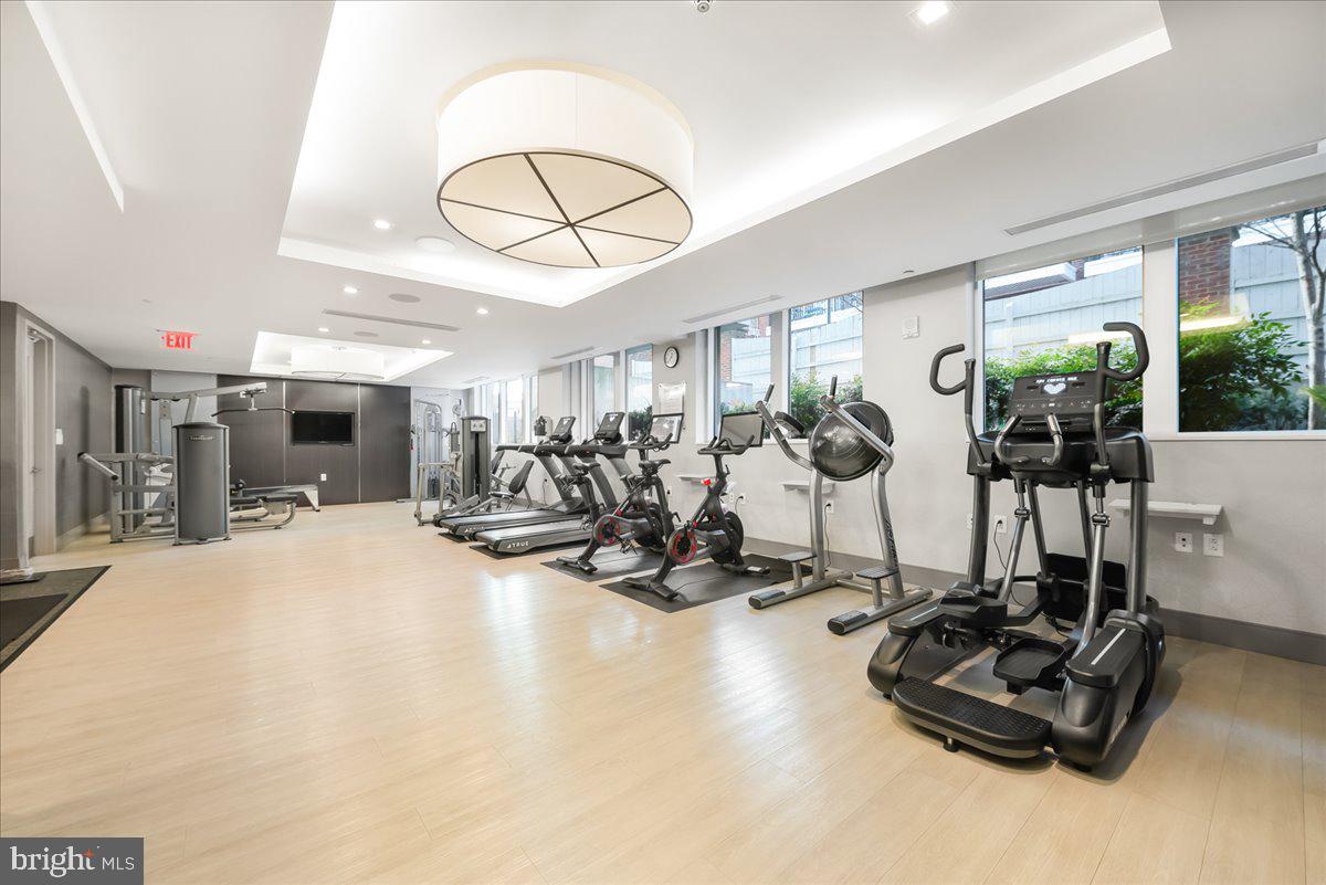 4901 HAMPDEN LANE 203