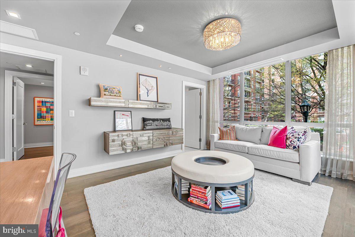 4901 HAMPDEN LANE 203