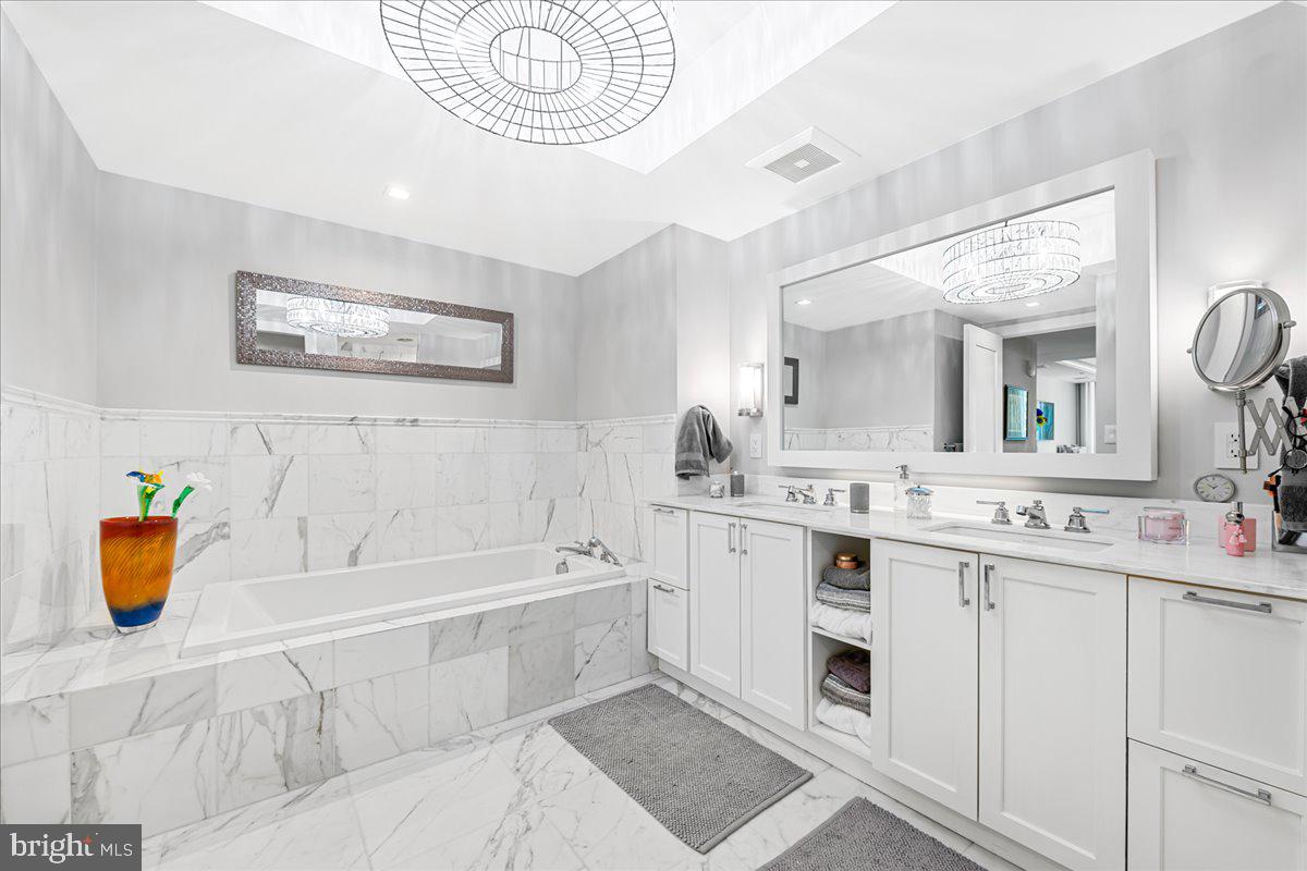 4901 HAMPDEN LANE 203