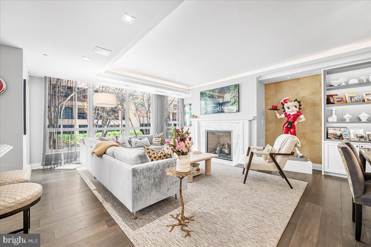 4901 HAMPDEN LANE 203