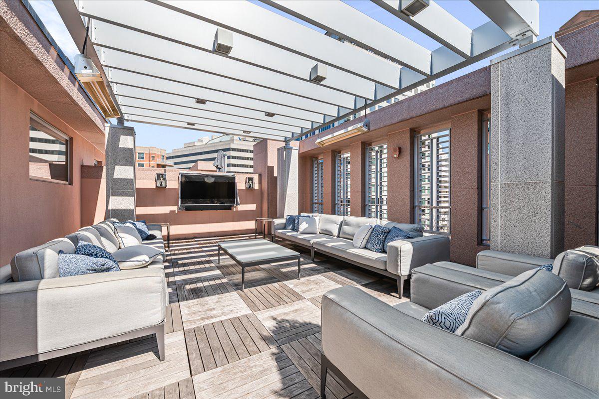 4901 HAMPDEN LANE 203