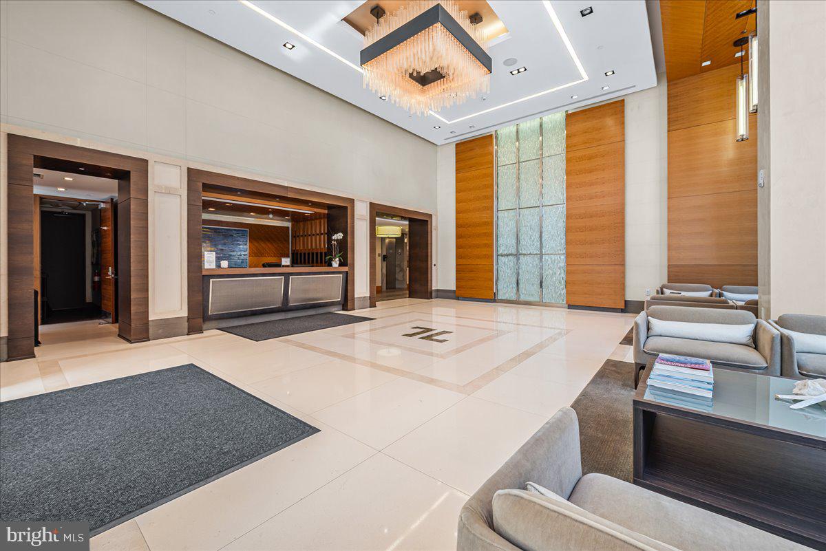 4901 HAMPDEN LANE 203