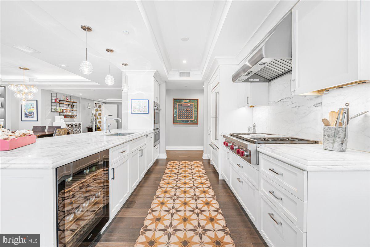 4901 HAMPDEN LANE 203