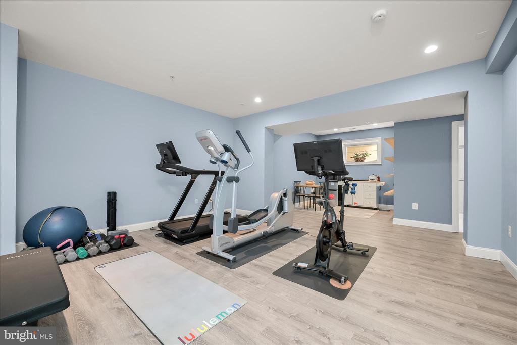 6700 FAIRFAX ROAD