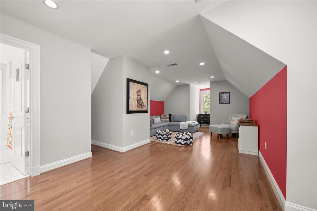 6700 FAIRFAX ROAD