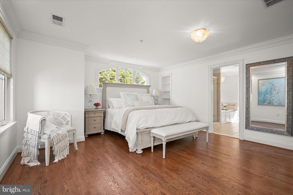 6700 FAIRFAX ROAD