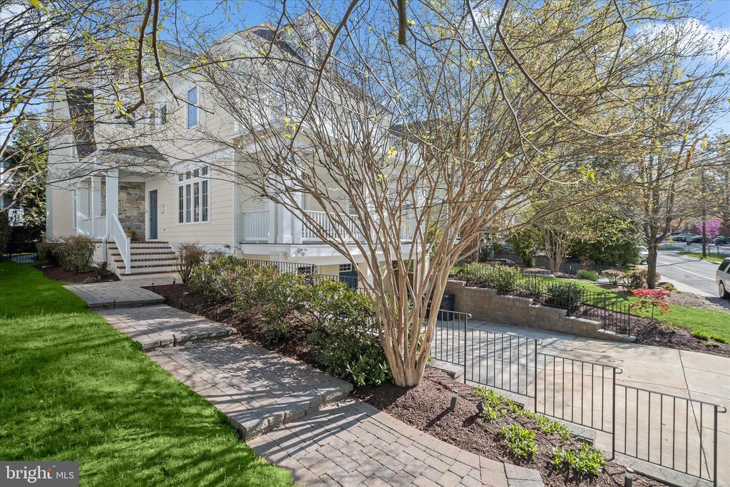 6700 FAIRFAX ROAD
