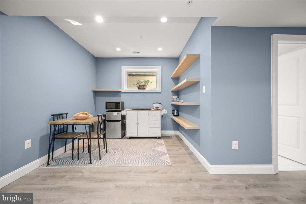 6700 FAIRFAX ROAD