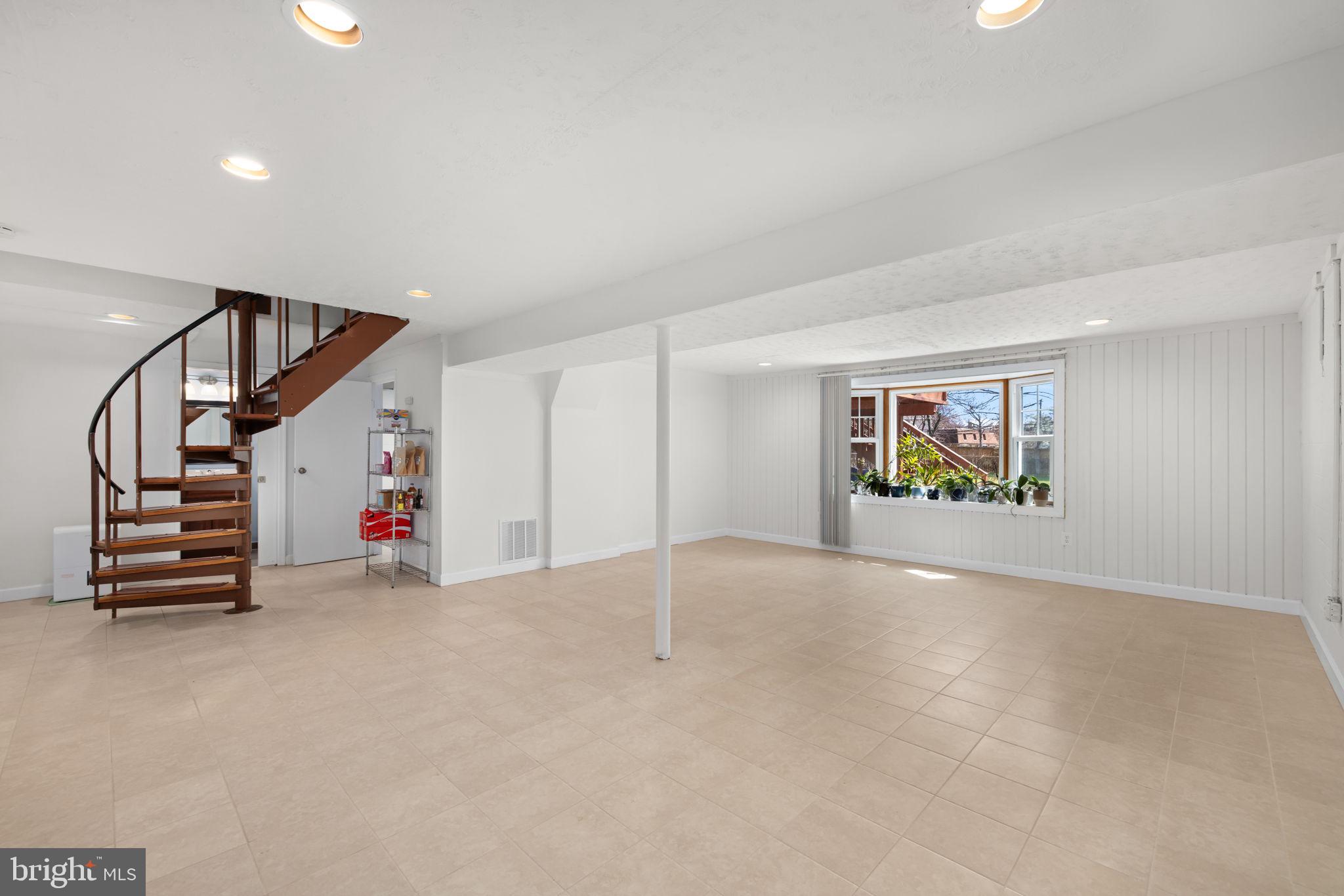 1421 COLESBERG STREET