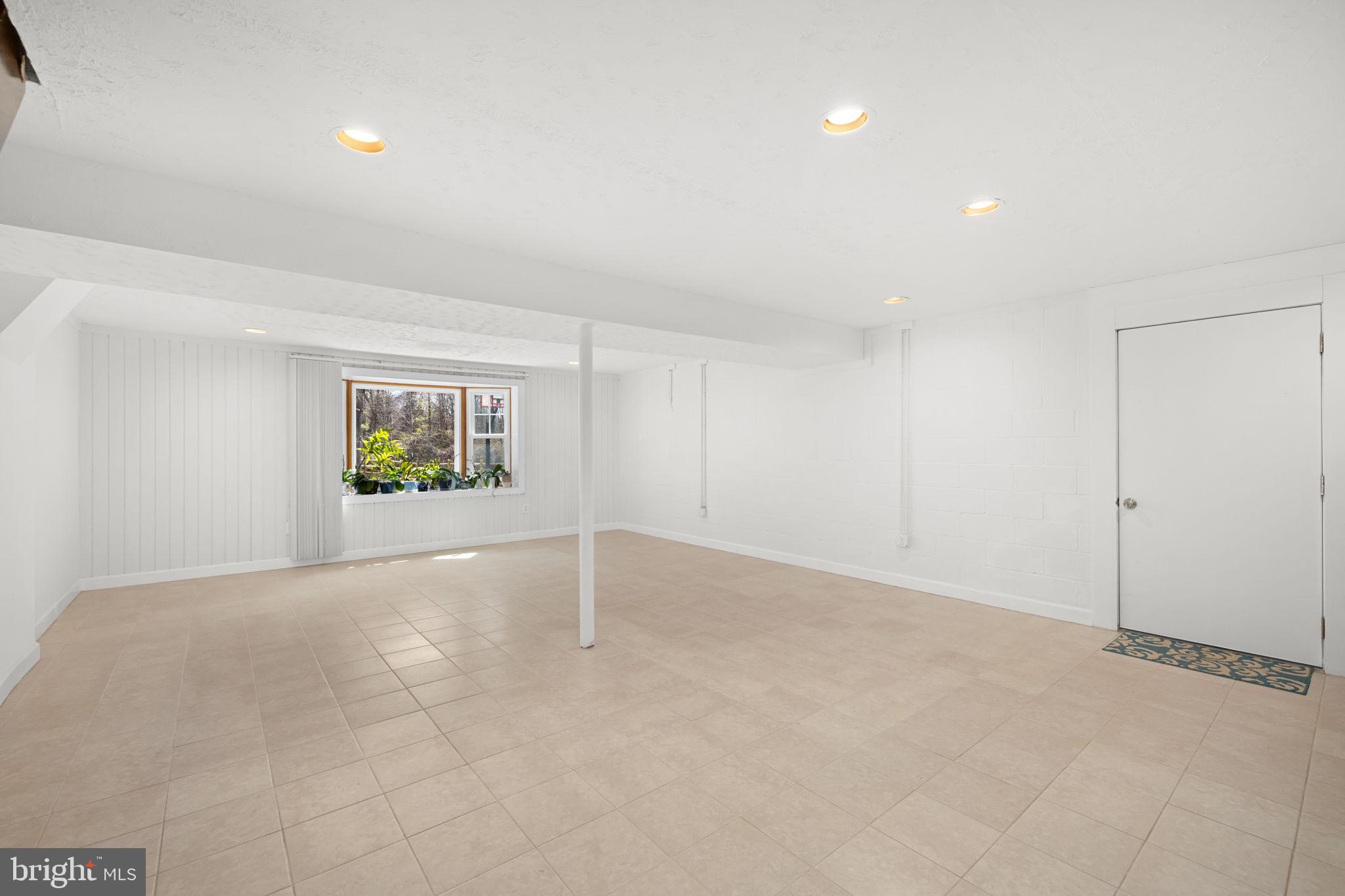 1421 COLESBERG STREET