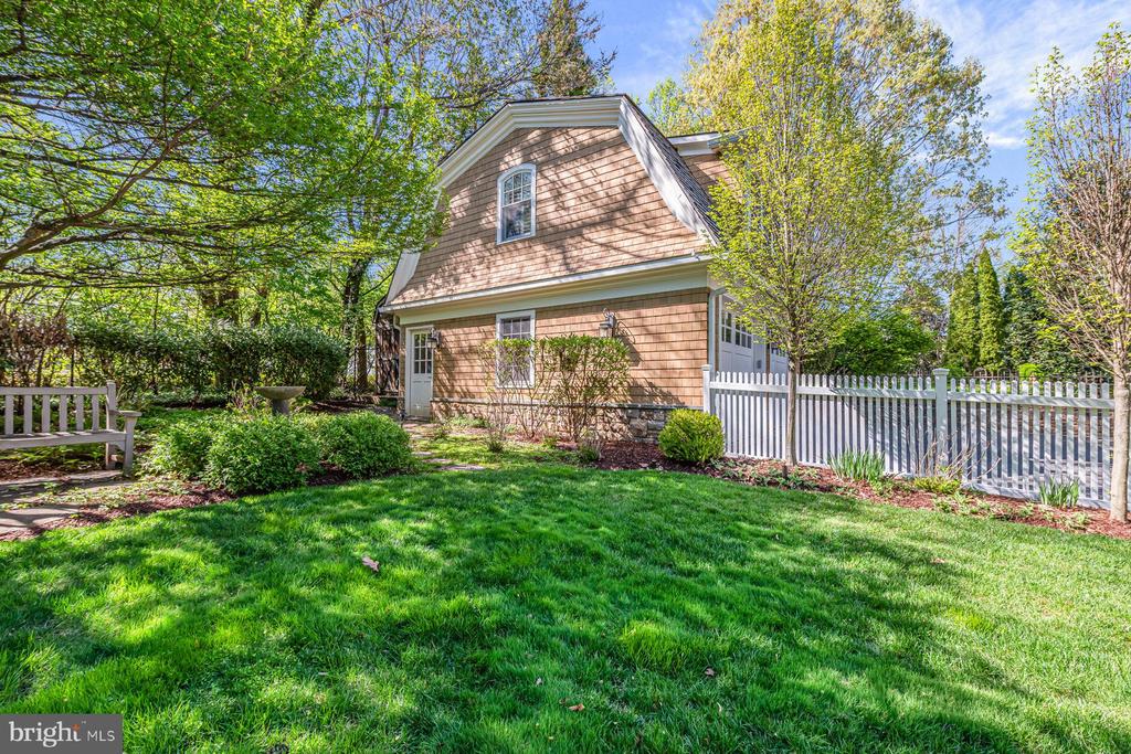 7200 FAIRFAX ROAD
