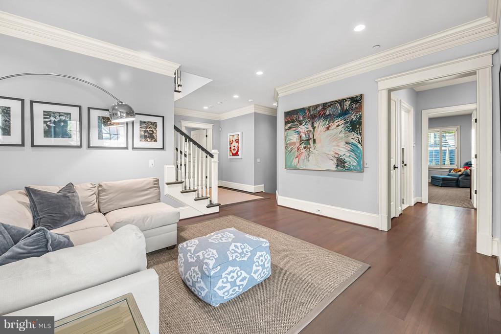 7200 FAIRFAX ROAD