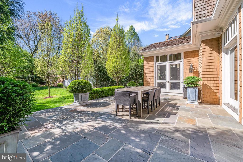 7200 FAIRFAX ROAD
