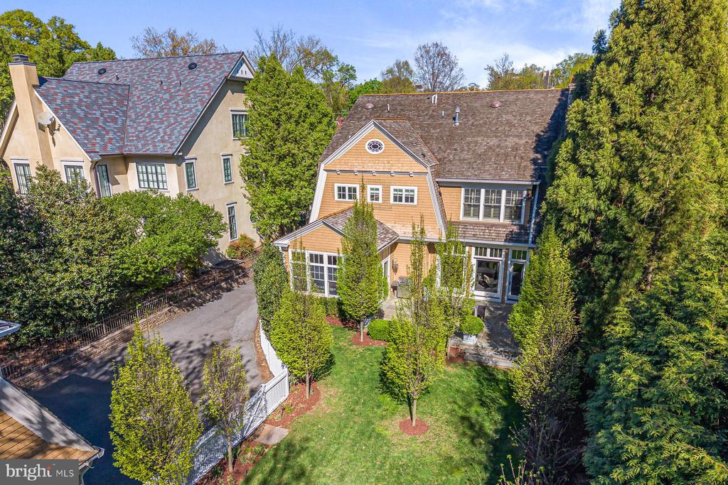 7200 FAIRFAX ROAD