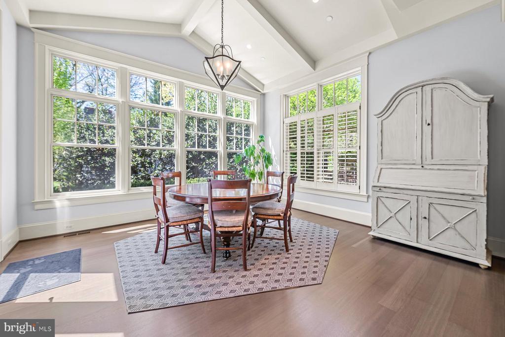 7200 FAIRFAX ROAD
