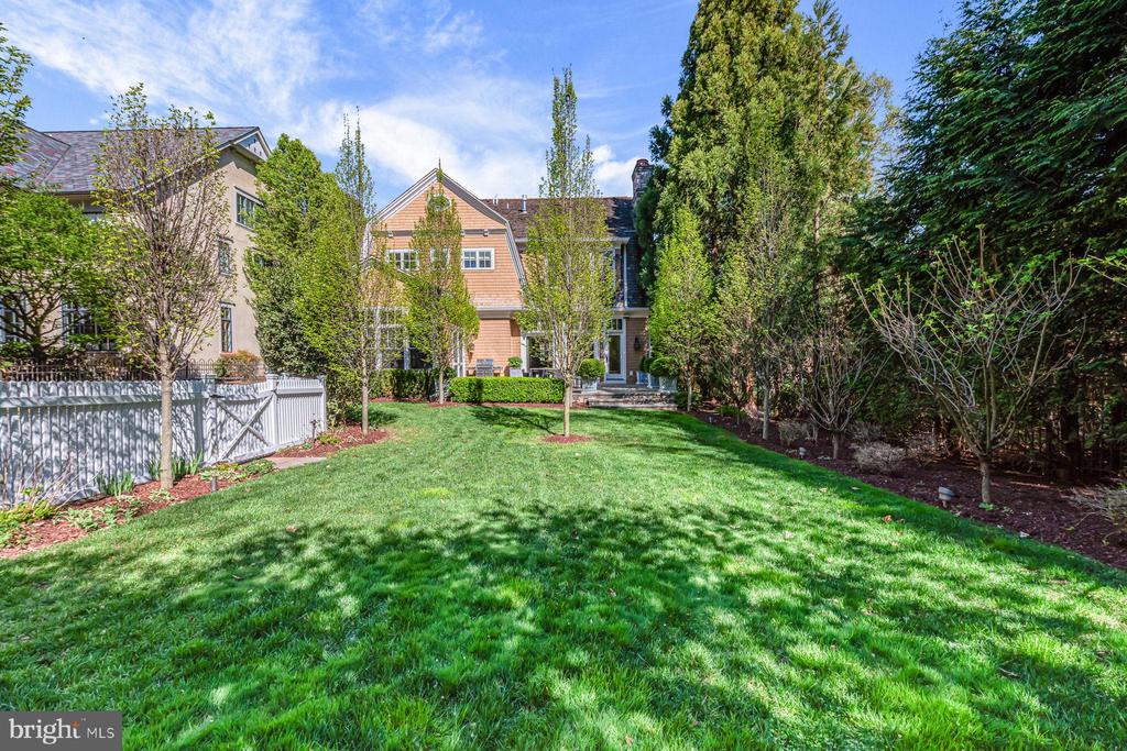 7200 FAIRFAX ROAD