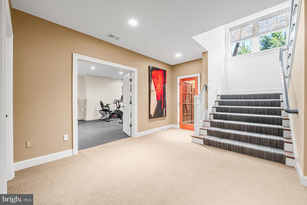 7200 FAIRFAX ROAD