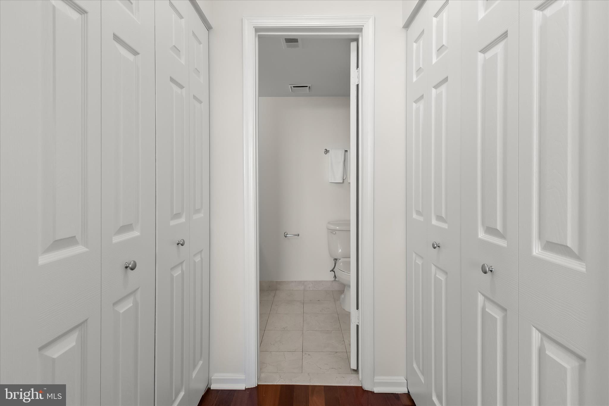 10101 GROSVENOR PLACE 1106