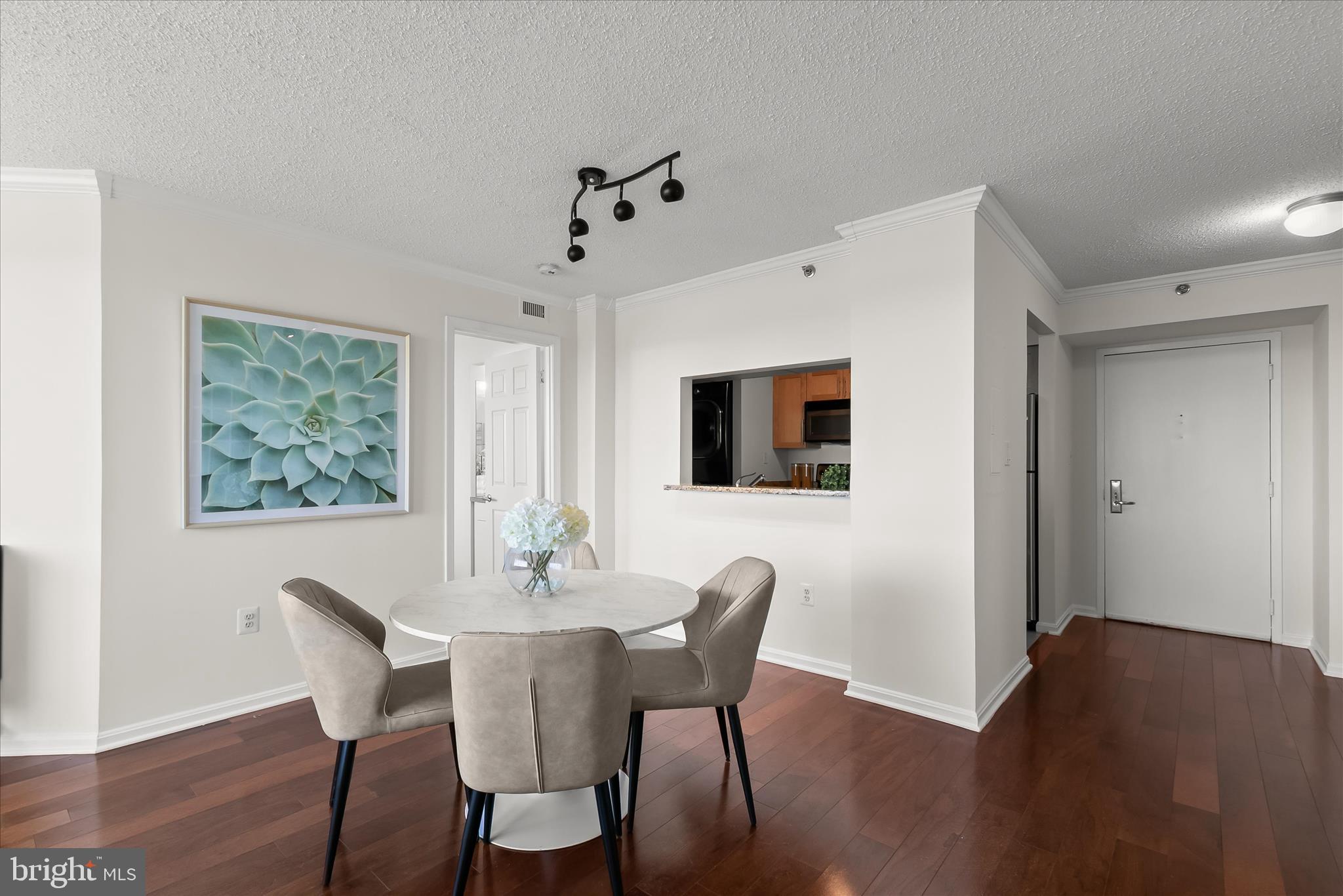 10101 GROSVENOR PLACE 1106