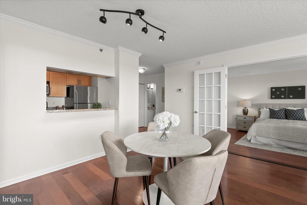 10101 GROSVENOR PLACE 1106