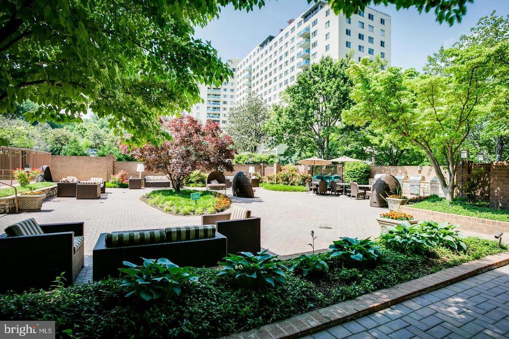 10101 GROSVENOR PLACE 1106