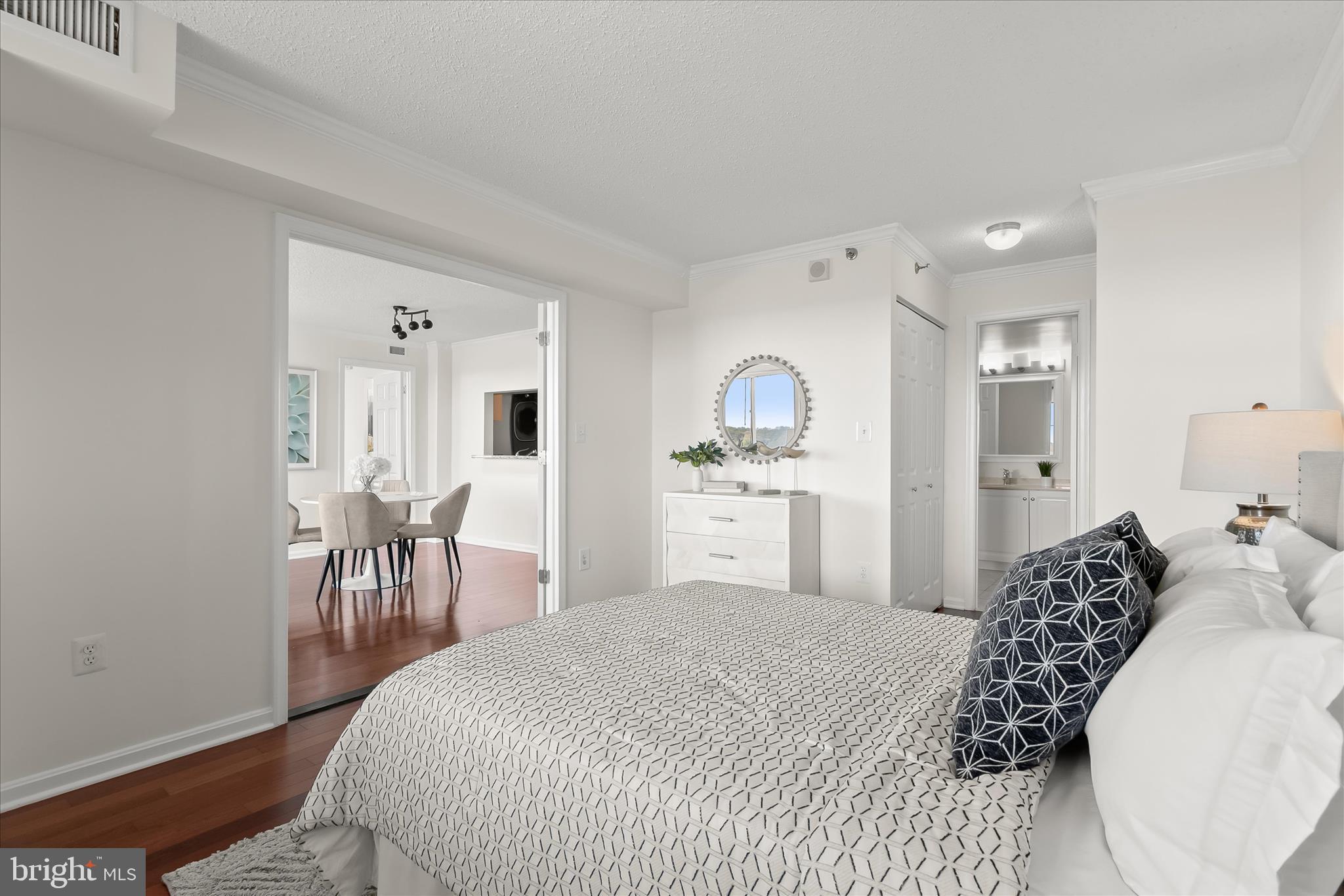 10101 GROSVENOR PLACE 1106